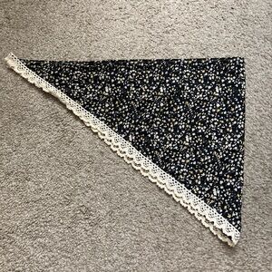 Amazon Black and White Floral Hair Scarf